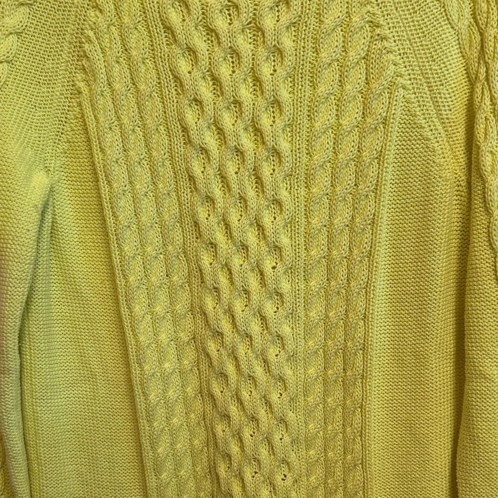 ✅✅✅BOGOHO✅✅✅ Gap Yellow Cable Knit Sweater-Large